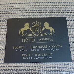 Hotel Aspen Throw 100% Cotton Blanket
